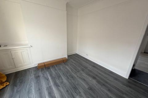 2 bedroom terraced house to rent, Athol Street, Manchester, M18