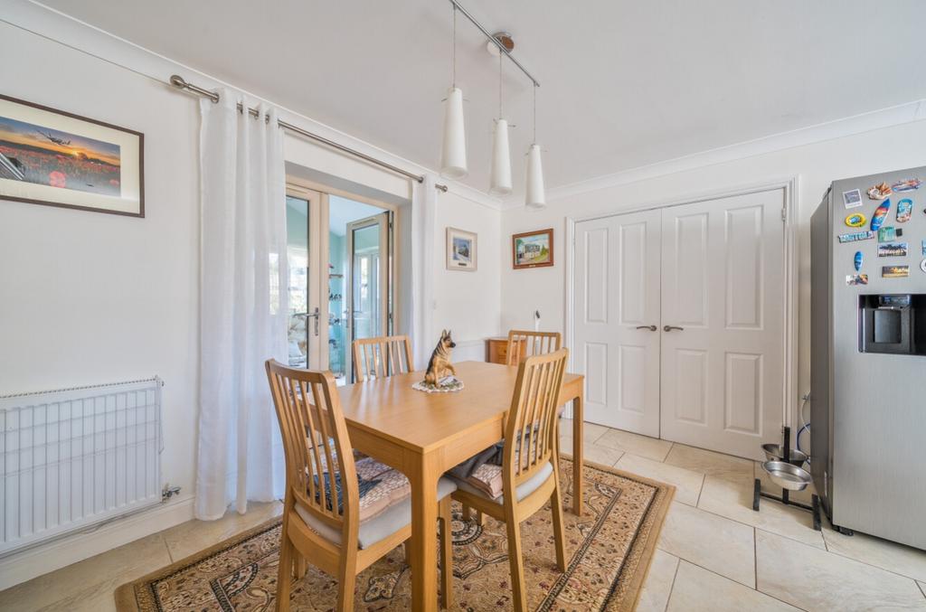1424409-13-69a8c2bb95c39