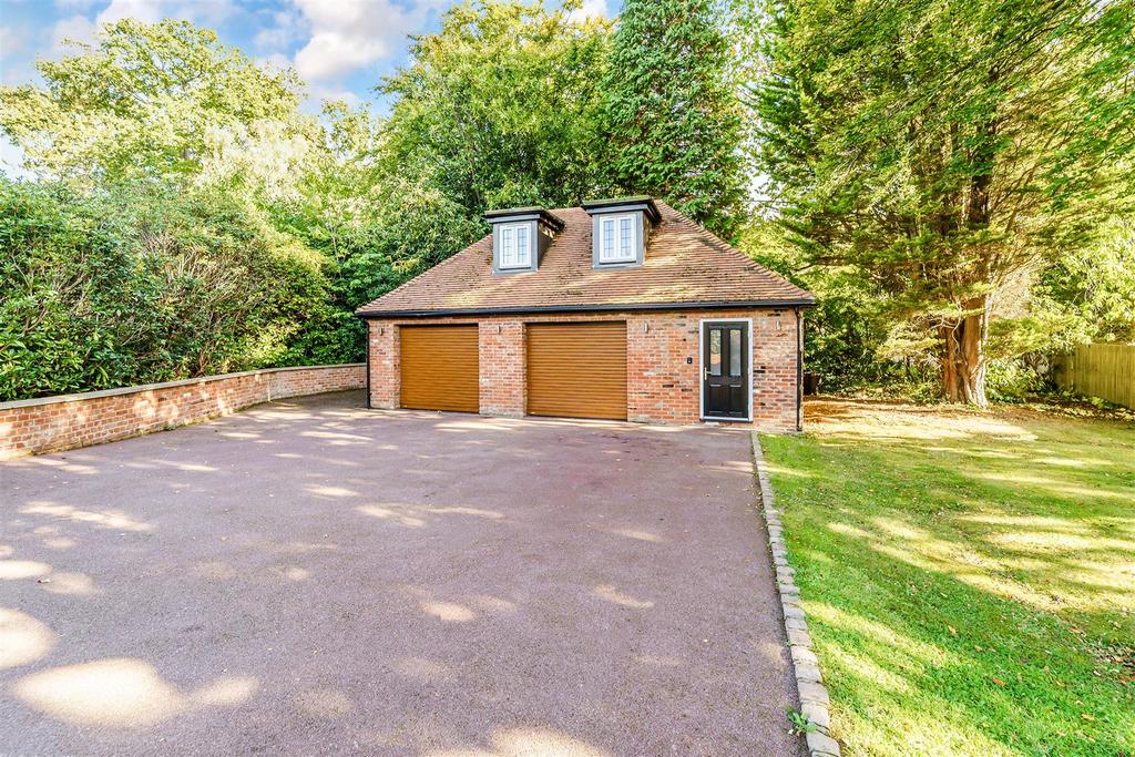 Garage Annexe.jpg