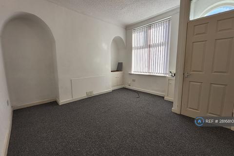 2 bedroom terraced house to rent, Friendship Avenue, Manchester, M18