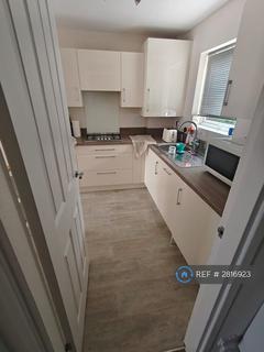 3 bedroom semi-detached house to rent, Darcy Close, London, N20