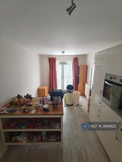 3 bedroom semi-detached house to rent, Darcy Close, London, N20