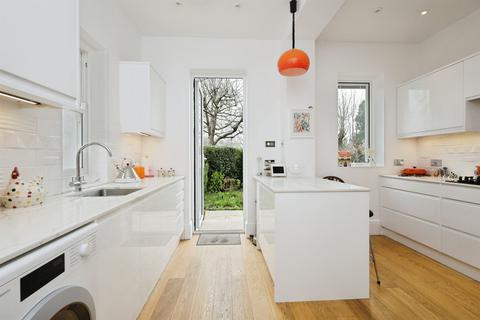 3 bedroom ground floor flat for sale, St. Johns Road, Eastbourne