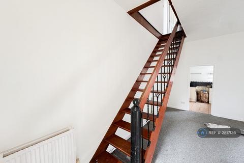 3 bedroom end of terrace house to rent, Courtybella Gardens, Newport, NP20
