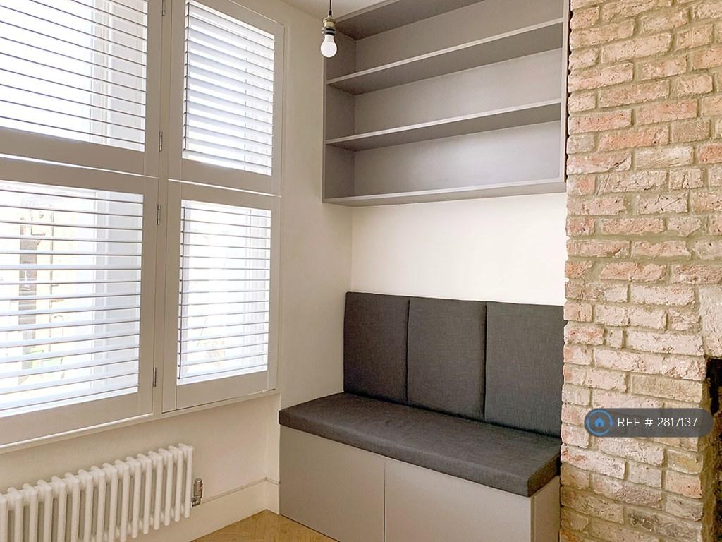 Built In Bench And Shelves