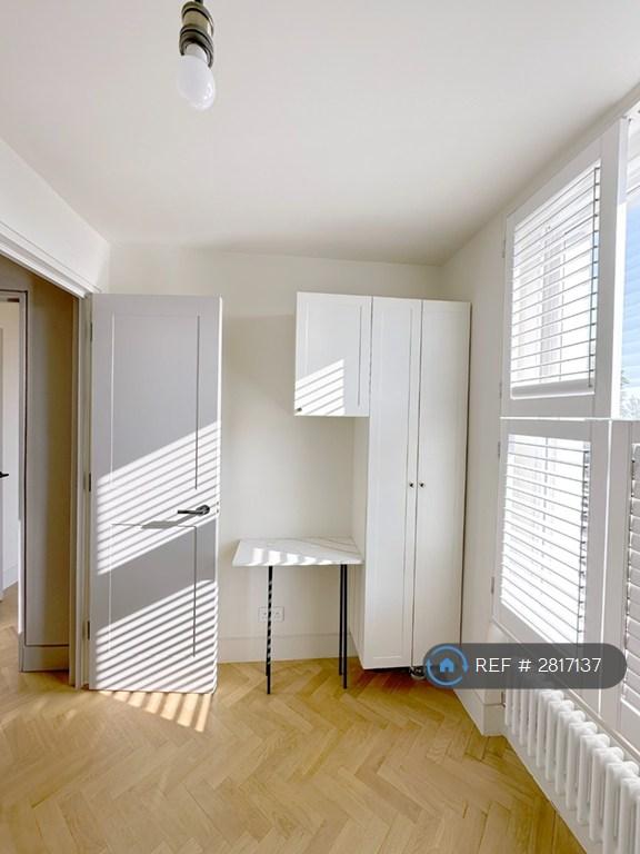 Single Bedroom / Study