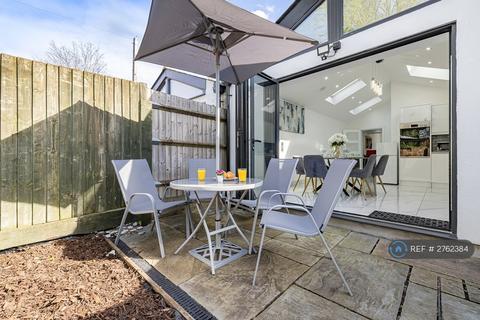 3 bedroom terraced house to rent, Albert Street, Windsor, SL4