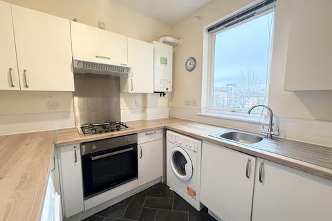 3 bedroom flat to rent, Errol Gardens, Glasgow, G5