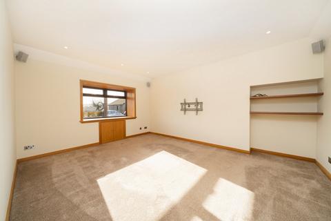 3 bedroom semi-detached house for sale, Makgill Row, Springfield, KY15