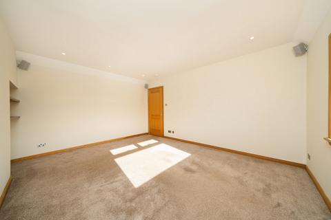 3 bedroom semi-detached house for sale, Makgill Row, Springfield, KY15