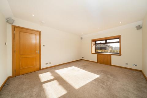 3 bedroom semi-detached house for sale, Makgill Row, Springfield, KY15