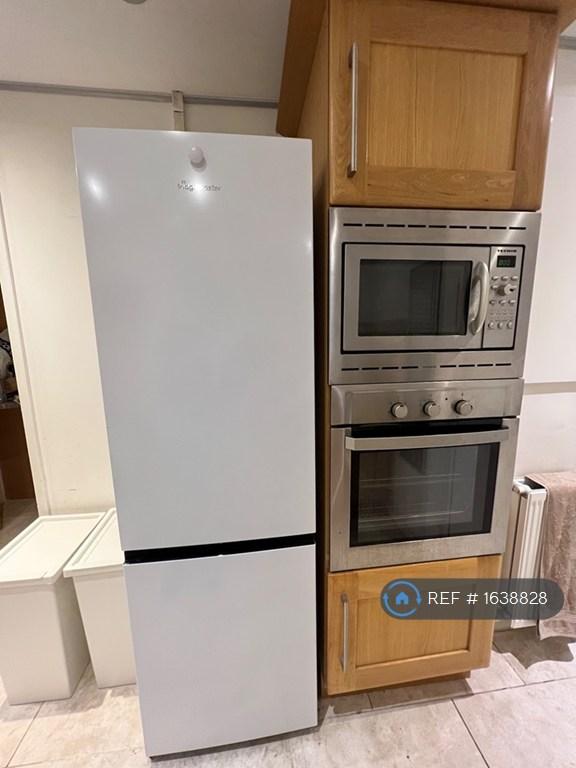 Microwave, Oven/ Grill, Fridge Freezer