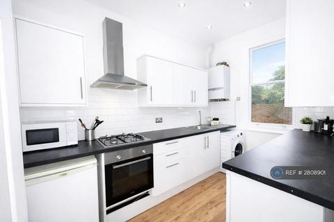 undefined, Balls Pond Road, London, N1