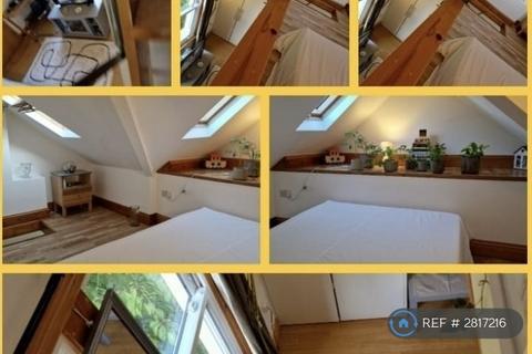 undefined, Sunninghill Rd, London, SE13