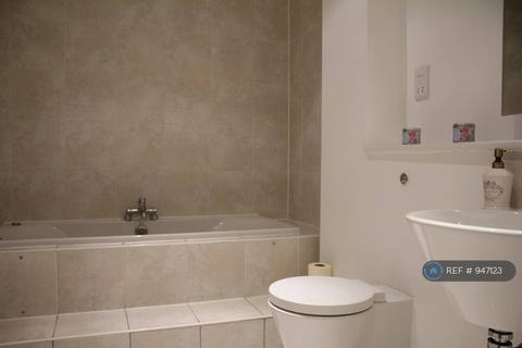 2 bedroom flat to rent, Lyon, Sheffield, S7