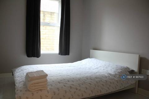 2 bedroom flat to rent, Lyon, Sheffield, S7
