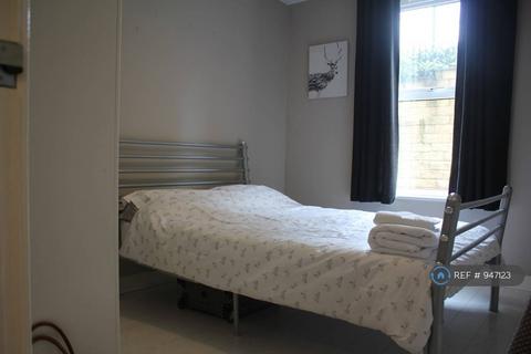 2 bedroom flat to rent, Lyon, Sheffield, S7