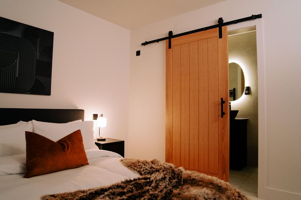 Apartment 6