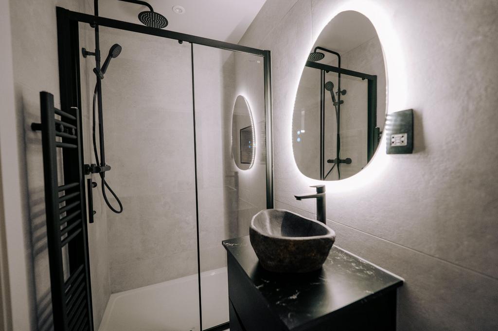 Apartment 6