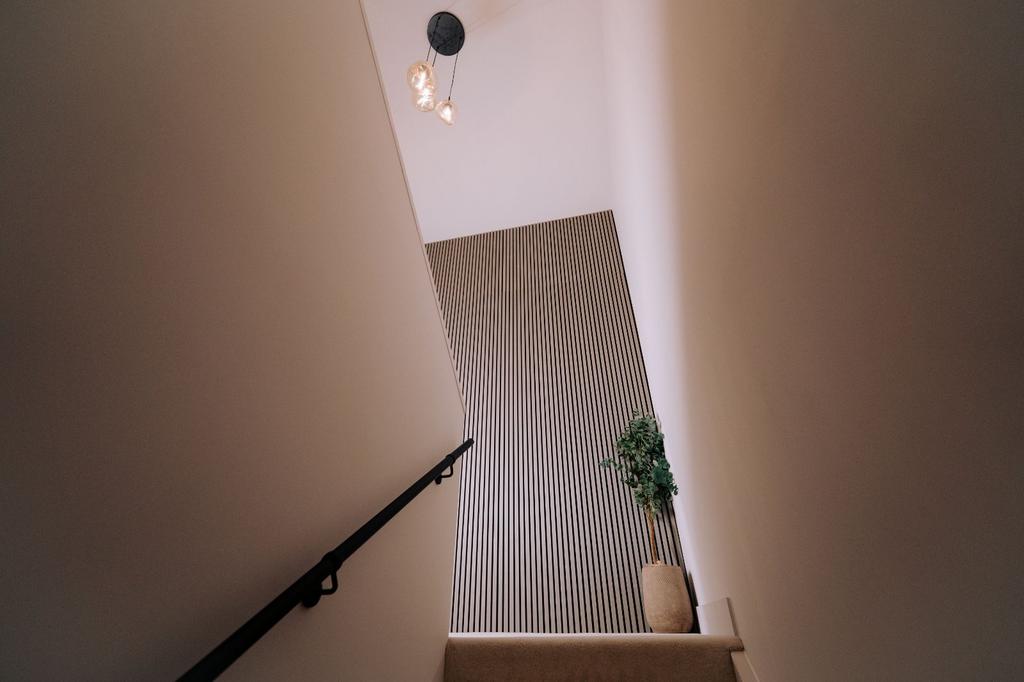 Apartment 6