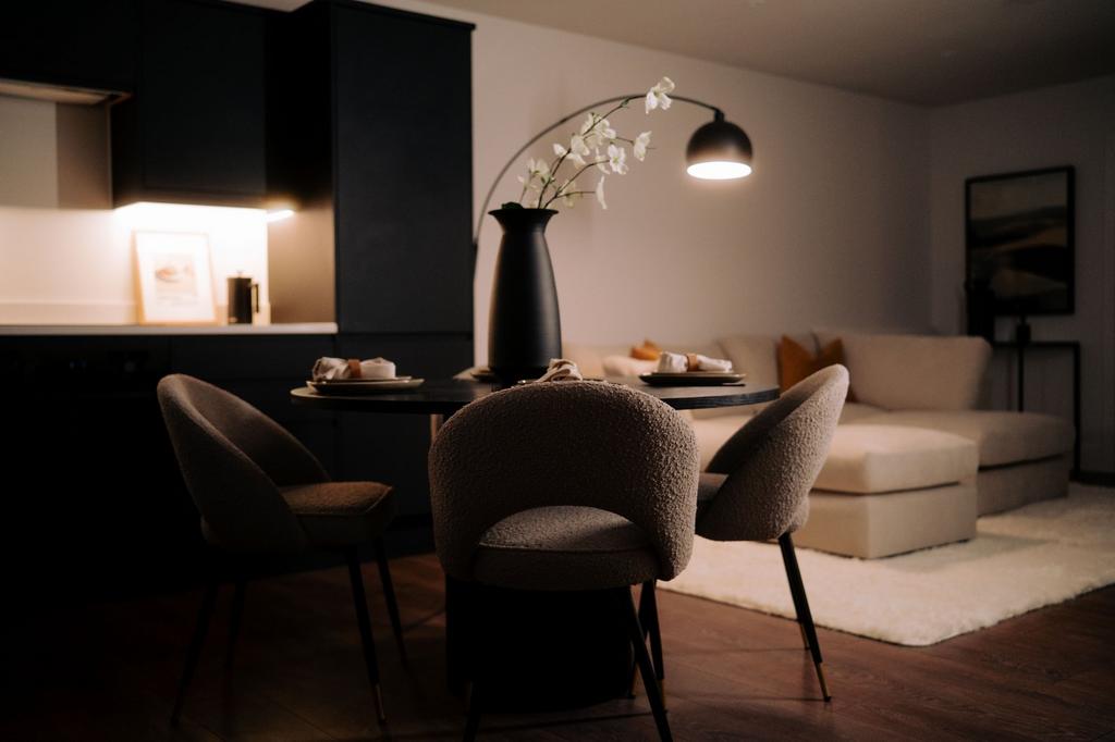Apartment 6