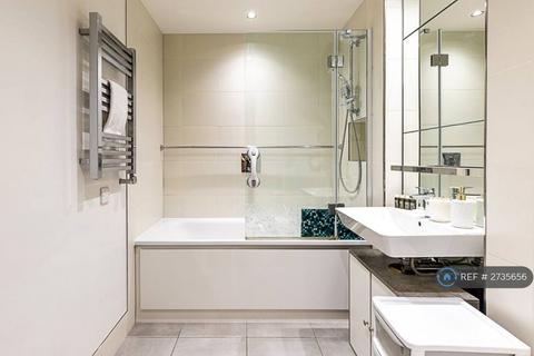 3 bedroom flat to rent, Valetta House, London, SW11
