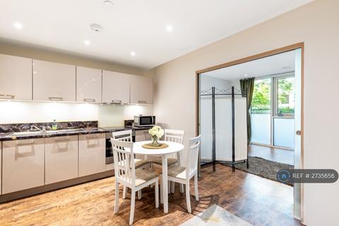 3 bedroom flat to rent, Valetta House, London, SW11