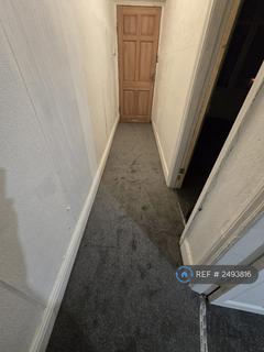 2 bedroom terraced house to rent, Liverpool Road, Manchester, M30