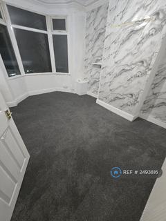 2 bedroom terraced house to rent, Liverpool Road, Manchester, M30