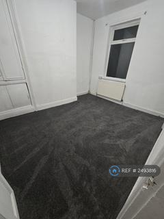 2 bedroom terraced house to rent, Liverpool Road, Manchester, M30