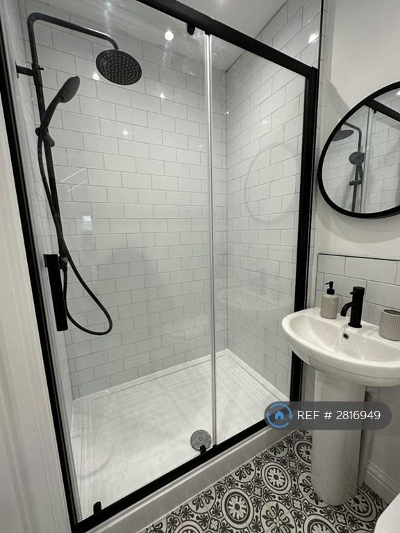 Room 3 En-Suite