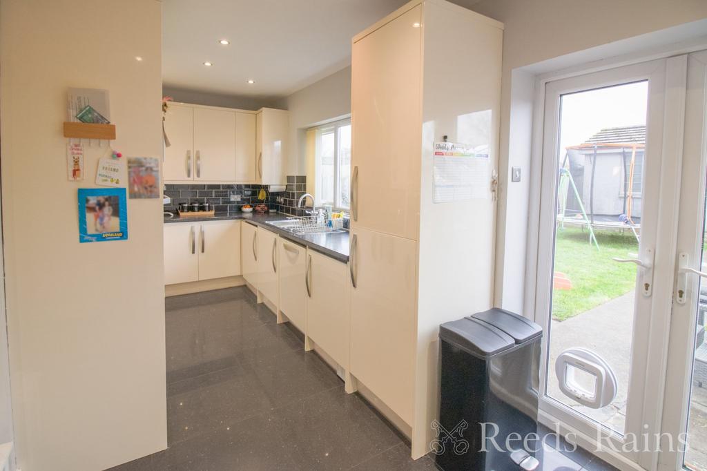 Kitchen/Dining