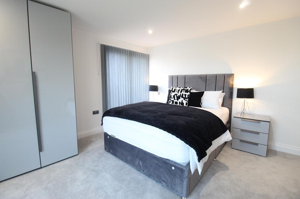 Bedroom 1 alt