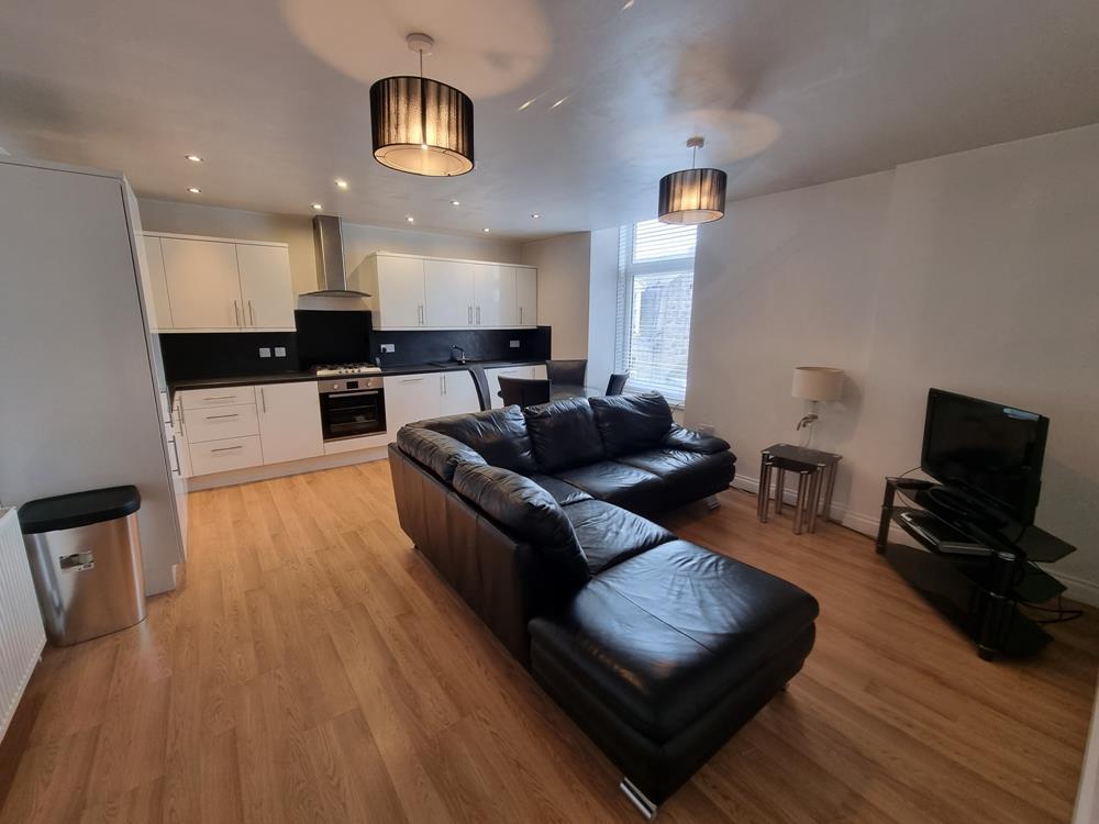 Lounge/Kitchen