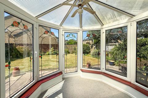 2 bedroom detached bungalow for sale, Lavender Court, Huddersfield HD4