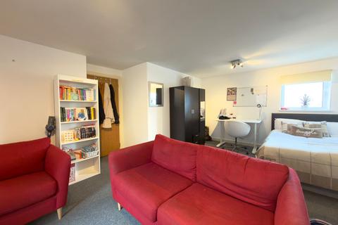 1 bedroom in a house share to rent, Warstone Lane, Birmingham B18