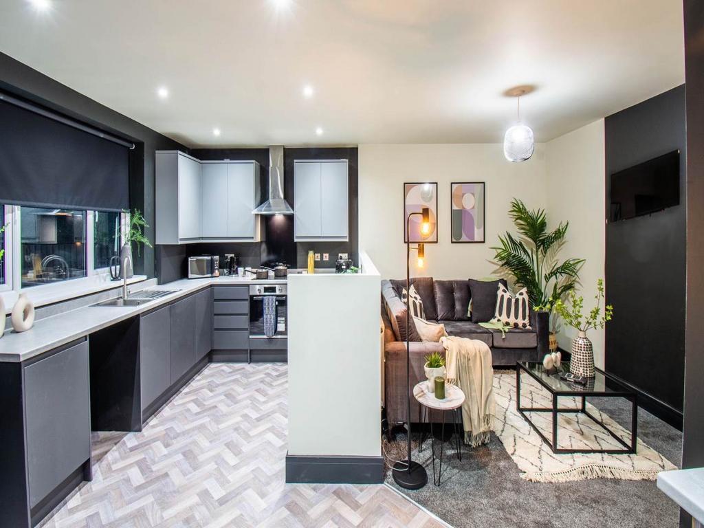 2 Woodville Mount K