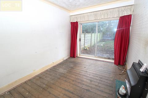 3 bedroom semi-detached house for sale, Longfield Avenue, Urmston,