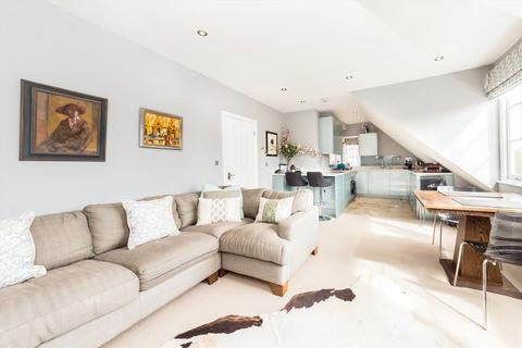 2 bedroom flat for sale, Bath Road, London W4