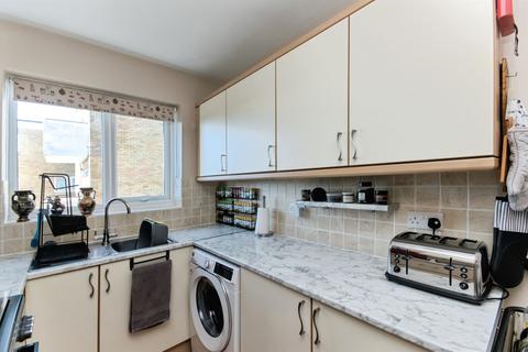 2 bedroom apartment for sale, The Marlowes, Bexhill-On-Sea