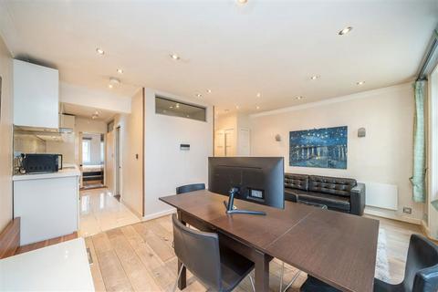 1 bedroom flat to rent, Brompton Square, London SW3