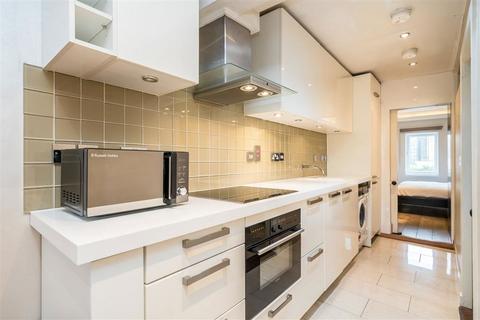 1 bedroom flat to rent, Brompton Square, London SW3