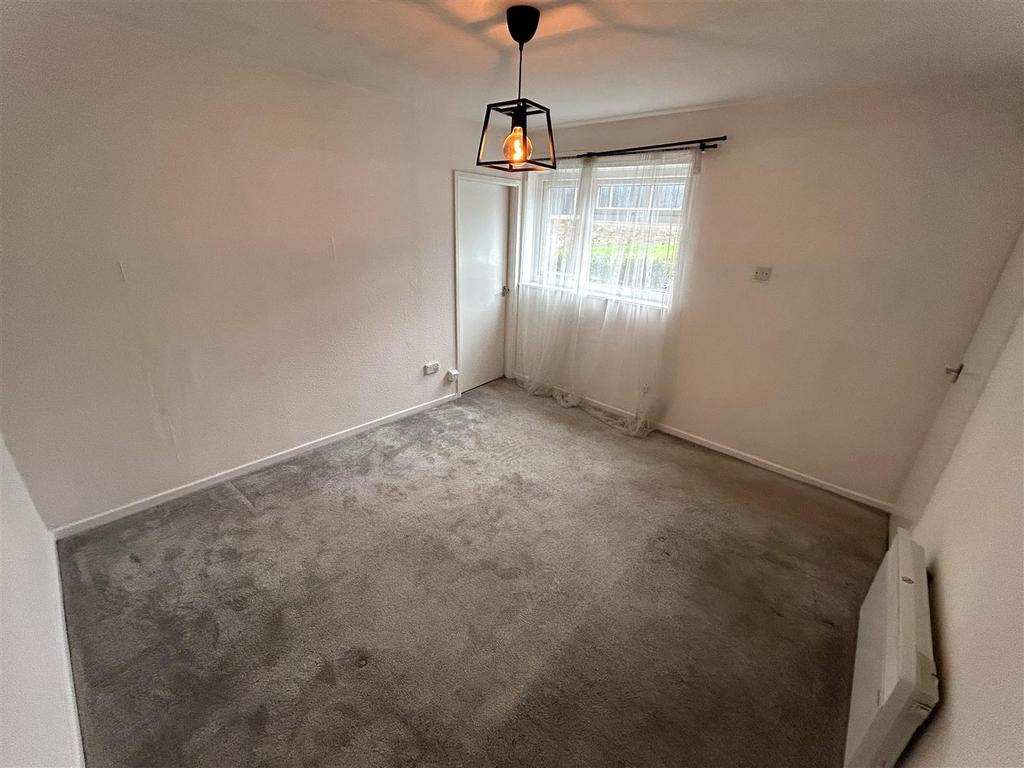 Living room 2.JPG
