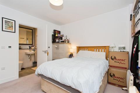 2 bedroom flat for sale, Eagle Street, Cambridge