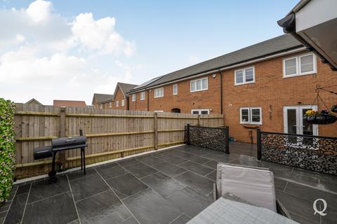 3 bedroom end of terrace house for sale, Sunflower Meadow, Minster on Sea, Sheerness, Kent, ME12