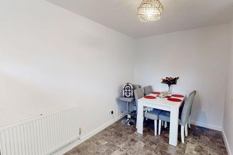 3 bedroom semi-detached house to rent, Hazeldene, Westhoughton, BL5