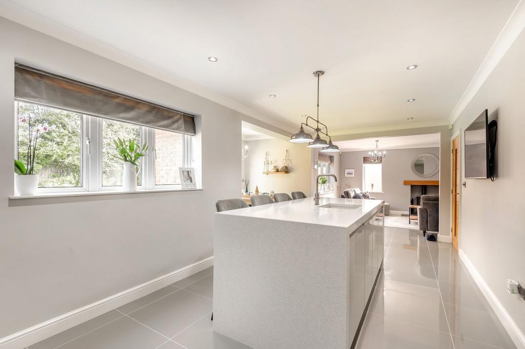 Kitchen / Dining room