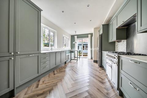 3 bedroom terraced house for sale, Queens Road, Bromley, BR1