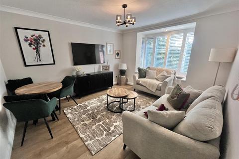 2 bedroom apartment for sale, Woodacres Court, Wilmslow