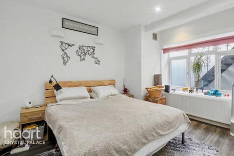 2 bedroom flat for sale, Broxholm Road, LONDON